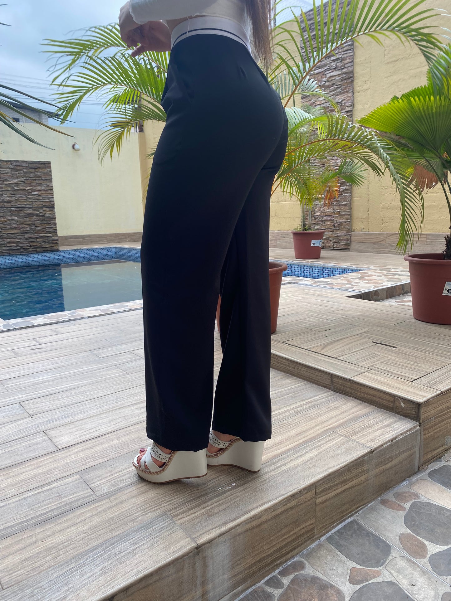 Pantalón pretina invertida